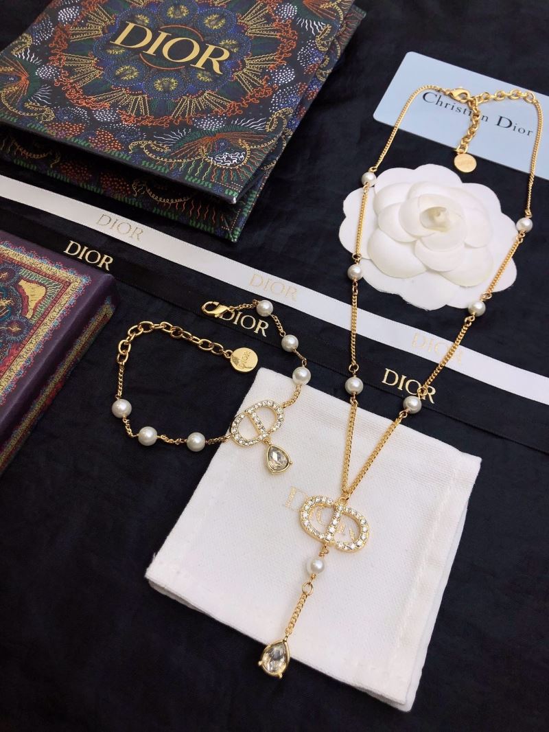 chr1st1an D10r necklaces